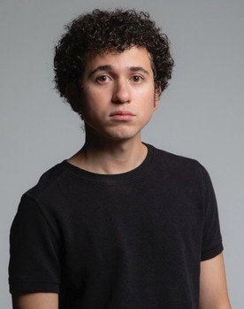 Alex Ortiz as Andrés