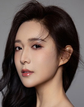 Ma Xiaozhe as Wei Wei
