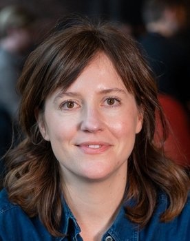 Frida Homlung as Thea