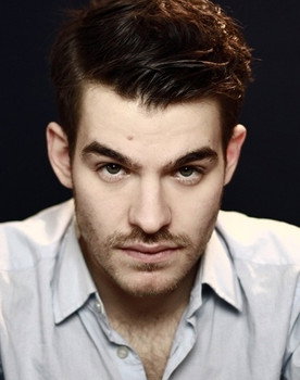 Geordy Couturiau as Maxime Davert