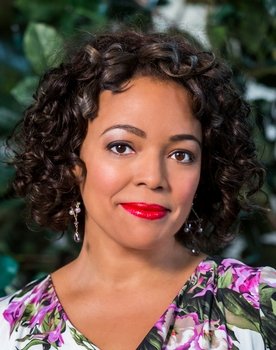 Kim Fields as 