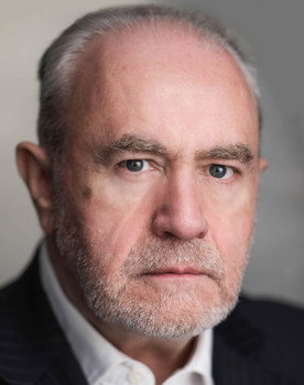 Bernard O'Sullivan as Max Vondy