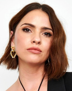 Shelley Hennig