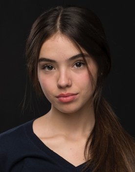 Venecia Franco as Qiao Shu