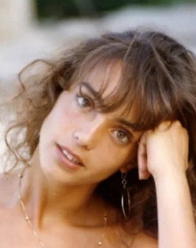 Ossi Hillel as Nurit