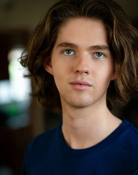 Sebastien Skubala as Alex