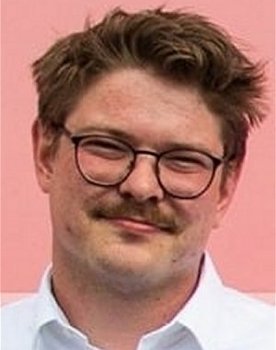 Palle Birch as Palle