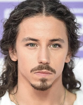 Michał Szpak as Milo