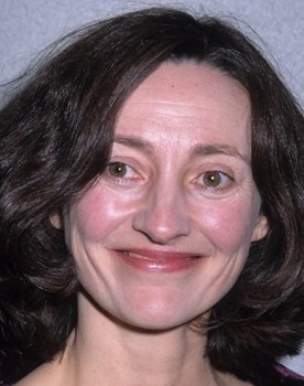 Brid Brennan as Queen Isabel