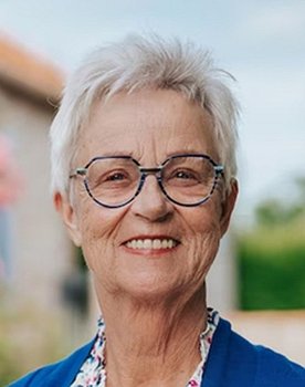 Magda van der Linde as Self - B&B owner of Longère in France (Longeville-sur-Mer)