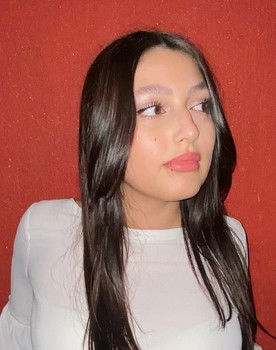 Magalí Funes as Emilia