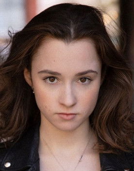 Grace Hogg-Robinson as Isabel Summers