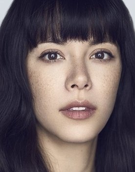 Mitzi Akaha as Mia Nakajima
