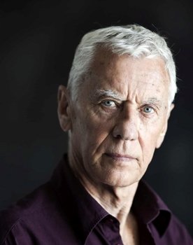 Paul Hüttel as Sebastian