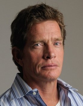 Thomas Haden Church as Leo Holt