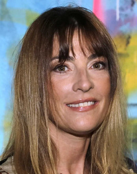 Ève Angeli as Mary Bybowl