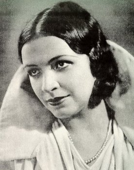 Carmen Violeta as Carmen