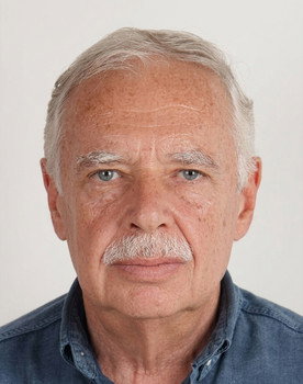 Ali Uyandıran as 