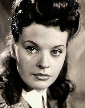 Margot Hielscher as Lola