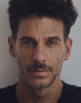 Erick Elías as Juan Pablo