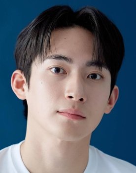 Jung Myeong-cheol as Lee-seop