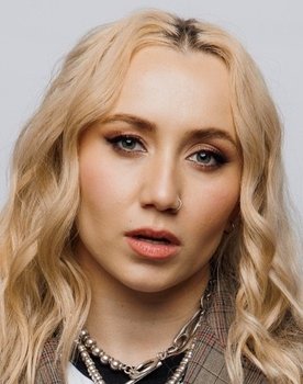 Dilyar Turaveeva as self