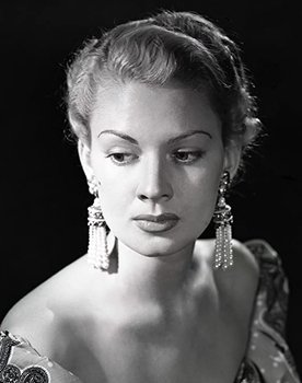 Renée Dumas