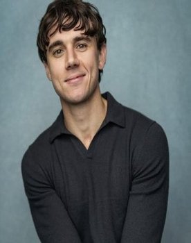 Calam Lynch as Oswald Alving