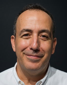 Haluk Özenç as Tankut