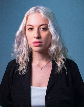 Gabriela Pazini as Menina