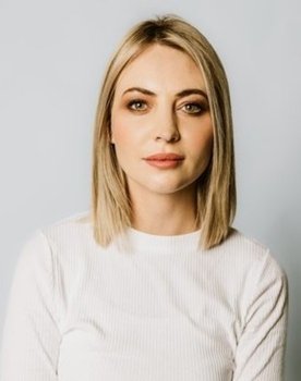 Mia-Anne O'Kennedy as Mia