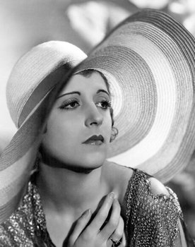 Mary Doran as Lucille (uncredited)