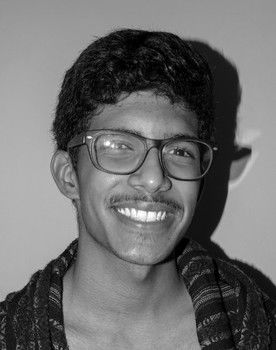 Daniel Candamil as Extra