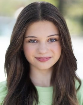 Vivian Amirault as Emily
