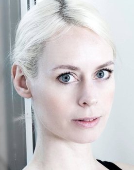 Alexandra Alegren as Åsa