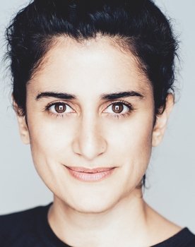 Özlem Sağlanmak as Ronja / Rania