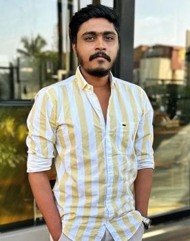 Hari Baskar as Honest Raj