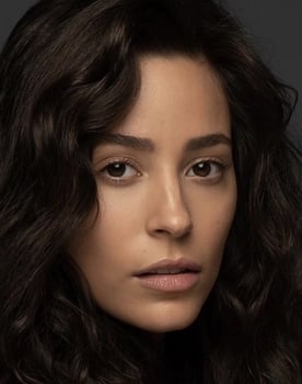 Alexxis Lemire as Taylor