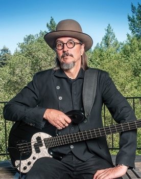 Les Claypool as 
