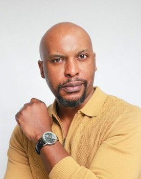 Buyile Mdladla as Mandla Ndlovu