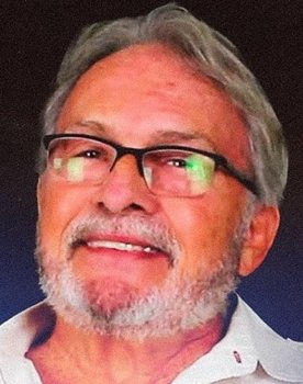 Alfredo Martins as Assis