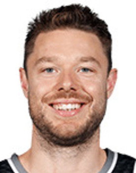 Matthew Dellavedova as Self