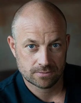 David Levadoux as Martin Portal