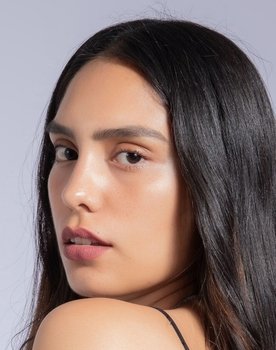 Mikaella Poirrier as Natalia