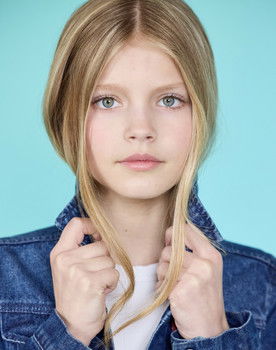 Ellison Pipe as Young Kat