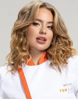 Nicole Curiel as Clara