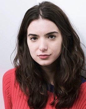 Dylan Gelula as Gretchen Doyle