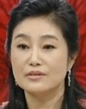 Cha Yeong-ok as Village foreman's wife