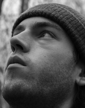 Simon Richards as Toby Henderson