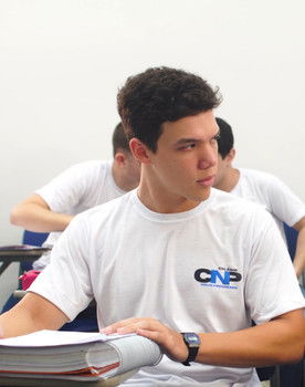 Victor Gorgulho as Eric